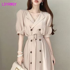 Ldyrwqy koreanska sommar retro temperament lapel dubbelbröst över knä lång spets-up midja casual kortärmad klänning 210416