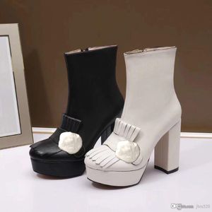 الجلود 2021 الكلاسيكية أزياء جلدية التمهيد سميكة سوبر عالية الكعب المعادن مشبك المرأة حذاء حجم 35-41