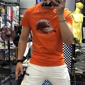 メンズTシャツラインストーンパターン半袖夏のデザイナーファッションマンストリートウェアホットスリムフィットカジュアルマルチカラープラスサイズのトップ男性服