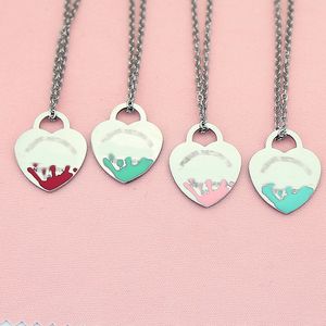 collana cuore di lusso da donna Un set di confezioni in acciaio inossidabile pendente da 19 mm blu rosa verde rosso coppia gioielli sul collo San Valentino all'ingrosso