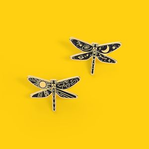 Булавки, броши на заказ день и ночь эмаль Pins Sun Moon Dragonfly рюкзак шляпа отворота значок сумка панк насекомых украшенные подарки для друзей