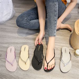 Mode designer kvinnor strand sandaler flip flops svart vit slipper sommar gelé lägenheter skor damer sandal loafers storlek 35-40