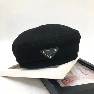 Berets Hats toptan satış-Lüks Tasarımcı Bere Kadın Marka Moda Yün Şapka Tasarımcılar Bayan Erkek Üçgen Logo Için Kova Şapka