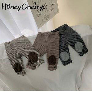 Primavera e outono Bebê Leggings listrado espessado elástico remendo calças menina roupas 210701