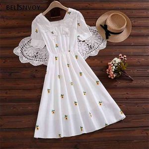 Verão Girassóis Bordado Bordado Vestido de Algodão Retro Sweet Slow Sleeve Lace Quadrado Collar Elegante Vestidos Branco Chic Midi 210520