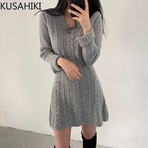 Vネックの女性のセーターのドレス韓国の因果的な固体Aラインのミニドレス春のねじれニットvestido Femme 6E789 210603