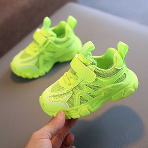 أحذية الأطفال الأخضر البرتقالي الأبيض شبكة الهواء أحذية رياضية للأطفال طفل صغير الفتيات الأولاد تنفس عارضة الجري الأحذية الرياضية G1025
