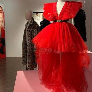 Cute High Low Prom Dresses Red Tulle Deep V-neck Long Tutu Cocktail Party Gowns Ruffles Formal Graduation Evening Dress Short Front