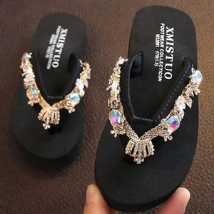 Child flat comfortable beach shoes Non-slip Casual Parent-child flip flops decoration Summer slipper baby sh249 210712