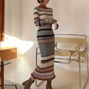 Sweater Dress Autumn Winter Gentle Wind Color Matching Striped Waist Long Knitted Fashion Women'S Clothing 211220