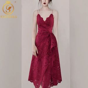 High Quality Elegant Red Lace Dress Sexy Spaghetti Strap Women V-Neck Hollow Out Backless Runway es 210520