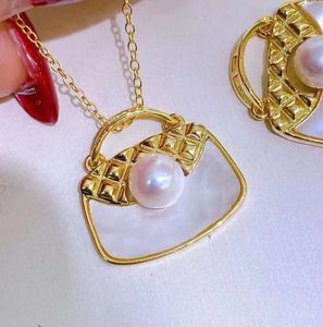 Factory wholesale price white pendant natural flawless mother-of-pearl shell small purse freshwater pearl no chain 2pc/lot