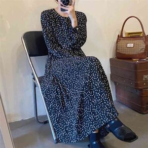 Autumn Vintage Printed Boho Long Dresses For Women Sleeve Pleated Party Dress Female Chiffon Elegant Holiday Robe Vestidos 210514