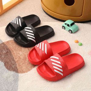 2021 Sommarpojkar Flickor Slips Sandaler Hem Barn Utomhus Beach Pool Sandal Mjuk Anti-Slip Bath Tofflor För Liten Kid / Big Kid G1218