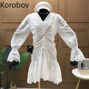 コロバフの夏の新しいVネックの女性レースのドレス韓国の中空アウトハイウエストのvestidosエレガントなフレアスリーブRuchedドレス210430