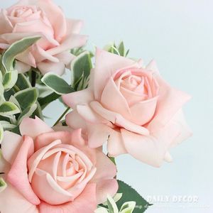 Flores decorativas grinaldas 12pcs / lote! Única haste Grandes rosas de toque real sentiu hidratante Rose Wedding Artificial Latex Atacado