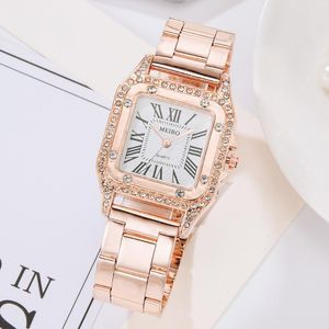 Avanadores de pulso Spot Spot Feminino Fashion Steel Band Square Head Diamond Inclaid Watch Business Versátil Quartz