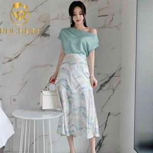 Women 2 Piece Suits Summer Sexy Blue Off Shoulder Shirt Tops + High Waist Print Long Party Beach Skirt Sets 210506