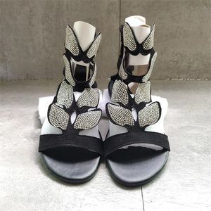 2021 Designer Kvinnor Slipper Sandal Mode Sommarbotten Fjäril med Rhinestone Sandaler Flat Skor Ladies Flip Flops Toppkvalitet 35-43 W12