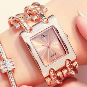 Armbandsur Luxury Rose Gold för Kvinnor Klockor Steel Strip Buckle Modig Rhinestone Womens Present Vattentät Zircon Watch Zegarek Damski