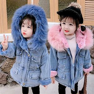 Baby Girl Winter Denim Kurtka Ubrania Dzieci Plus Velvet Gruby Fur Kołnierz Z Kapturem Ciepłe 211203