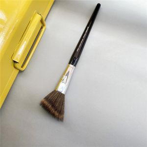 Pro Angled Diffuser Makeup Brush #60 - Perfect Blush Powder Contouring Highlighting Kosmetika Blending Beauty Brushes Tools