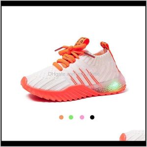 Bebê maternidade gota entrega 2021 criança esporte primavera moda luminosa respirável crianças meninos meninas meninas antislippery sneakers com corrida de luz