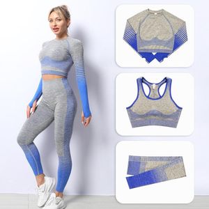 Partihandel sportyoga sätter kvinnors rashguard fitnesskläder för kvinnor set gymträningskläder 3 stycken kvinna jogging outfit