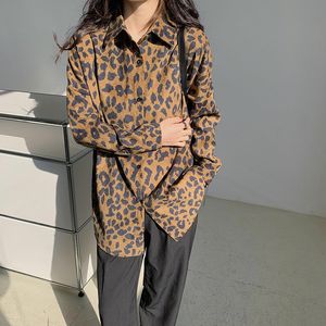 到着Corduroy Leopardヴィンテージすべてのマッチシャツ動物印刷された女性の緩いスタイリッシュなフルスリーブブラウス210421