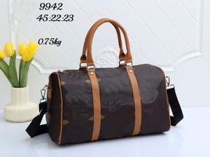 Top Quality Duffel Bags Homens Moda Sacos Preto PU Carta Impressão Bagagem Tag Saco De Viagem Mulheres Lidar Com Cavalheiro Business Tote Bag Meninas Meninos Carteiras