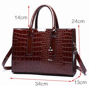 Moda Crocodilo Pattern Ladies Handbags 2021 Bolsa de Luxo Mulheres Sacos Designer Grande Capacidade Ombro Messenger Bag 27K