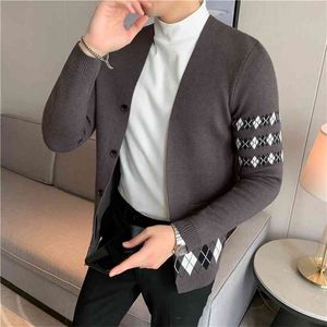 Top Quality Autumn Winter V Neck Cardigan Men Clothing Long Sleeve Fashion Argyle Sweater Slim Fit Casual Pull Homme 3XL-M 210918