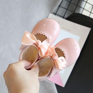 First Walkers kinderprinsesschoenen voor meisjes kinderen rond teen vlinder knoop flats Britse stijl zacht bodem lederen trouwfeest