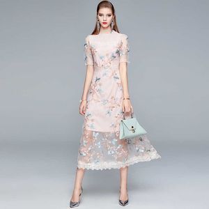 エレガントな半袖メッシュ花刺繍ロングパーティードレス夏の女性の高品質パーティー210529