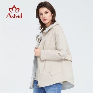 Astrid Spring Fashion Short Trench Coat Hooded Högkvalitativ Urban Kvinna Outwear Trend Loose Tunna ZS-3088 210820