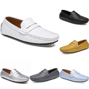 Sapatos de condução ocasional dos homens de couro homens macios Moda Moda Negro Negro Branco Azul Prata Amarelo Calçados Cinzentos All-Match Lazy Cross-border 38-46 Color105