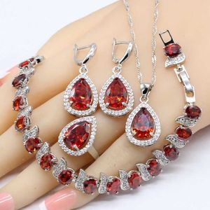 Red Cubic Zirconia White Stones Set di gioielli color argento Collana con ciondolo Bracciali Orecchini Anelli per donna Confezione regalo gratuita H1022