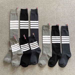 Strumpfwaren Damenstrümpfe Hohe Socken Student JK Gestreifte Männer Formelle Socke hochwertige elastische Flut