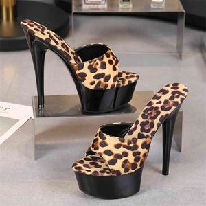 Leopard impressão mulher chinelos sandálias plataforma de nightclub sexy high-heeled 15cm sapatos sapatos à prova d'água inferior 210628