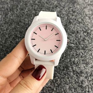 Crocodile Brand Quartz handledsklockor för kvinnor män unisex med djurstil Silikonbandklocka LA07