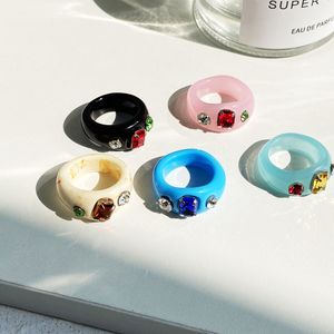 2021 Design Vintage Transparent Colorful Resin Acrylic Crystal Oregelbundna Geometri Ringar För Kvinnor Party Smycken