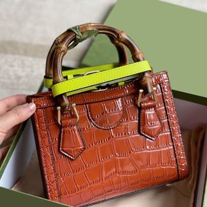 2021 Luxurys designers påsar dam krokodil plånbok axelkedja casual väska koppling mode handväska tote läder vanlig alligator plånböcker handväskor skal kors kropp