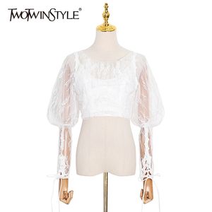 Twotwinstyle camisa de renda sexy para mulheres o pescoço lanterna manga comprida lace up bowknot tops curtos vestuário de moda feminino 210517