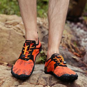 Yaz Açık Su Ayakkabı Erkekler Plaj Sandalet Upstream Aqua Ayakkabı Adam Hızlı Kuru Nehir Deniz Terlik Dalış Yüzme Çorap Y0714