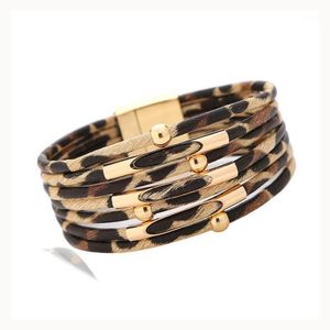 Charm Armband 3 Stil Leopard Läder för kvinnor 2022 Mode Bangles Elegant Multilayer Wide Wrap Bracelet Smycken