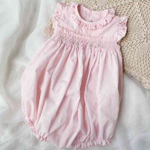 Boutique Bebê Smocked Macacão Infantil Meninas Manga Curta Rosa Algodão Smocking Jumpsuit Criança Bordado Flor Romper 210615