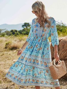 Medium Long Boho Klänning Kvinnor Sommarstrand Blommigryck Klänningar Tre Kvartär Ärm Ladies Party Midi Vestido V Neck Work 210625