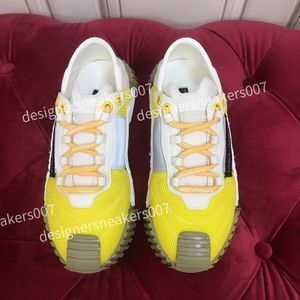 Yüksek Düşük Kesim Üst Eğik Arı Çizmeler Erkek Kadın Lüks Ayakkabı Moda Çiftler Teknik Deri Açık Platformu Tasarımcıları Klasik Sneakers 35-41