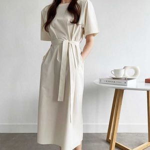 Elegant retro klänning fyrkantig nacke kort ärmar bantning ren färg temperament mild boho vintage mid-calf vestidos 210529