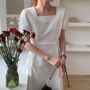 21 Summer Fashion Casual Elegant Simple Black Square Neck Hollow Lace Stitching Waist Slim Puff Sleeve Dress 16F1105 210510